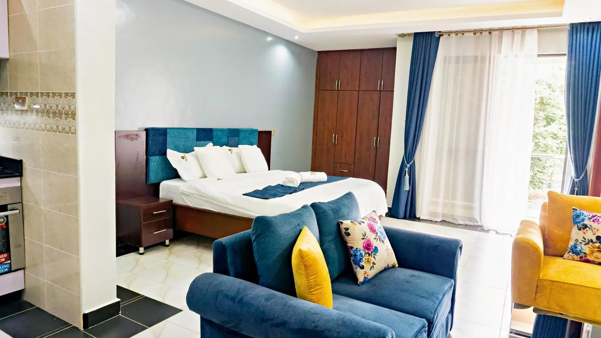 Crown Elegance Suites Kampala Apartment
