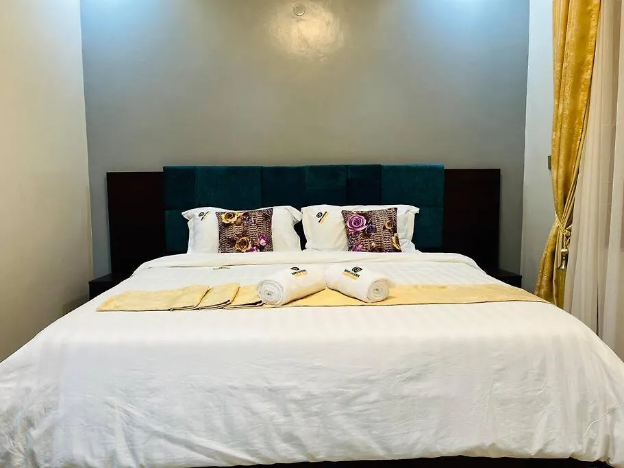 Crown Elegance Suites Kampala 0*,